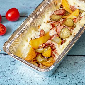 Baked lunch with Bavarian potatoes